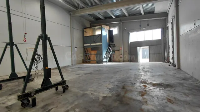 NAVE INDUSTRIAL EN VENTA O ALQUILER – POLÍGONO EL RUBIAL, VI - foto 3