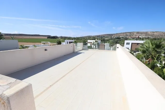Elegante villa de nueva construcción con piscina climatizada privada cerca al golf, en La Finca, Algorfa — 20