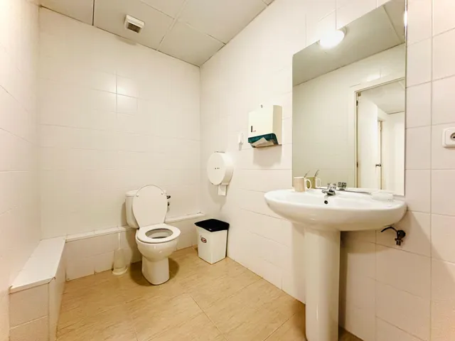 Local comercial 27m² en venta - Gran capitan — 14