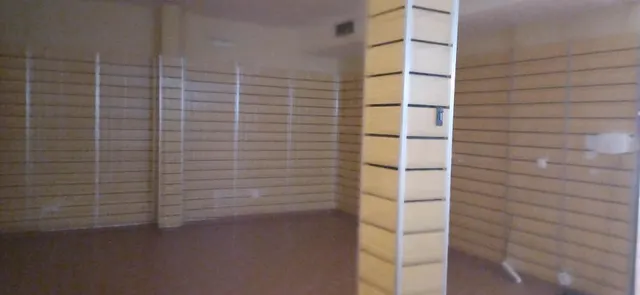 Venta Local Comercial en Badajoz — 9