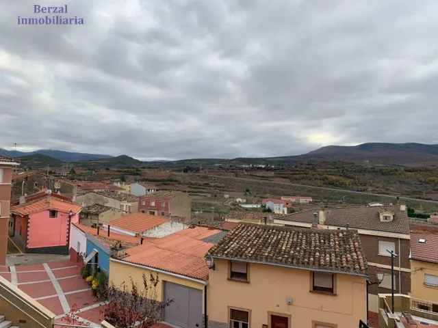 Casa de pueblo en venta en Entrena. Para reformar, con muchas posibilidades, — 37
