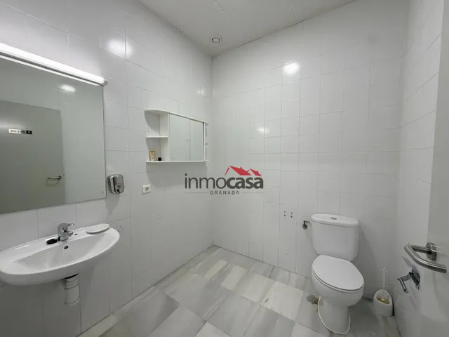 Local comercial 185m² en alquiler - San Miguel — 33