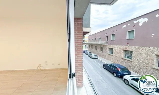 Piso de 2 dormitorios con ascensor en Figueres — 7
