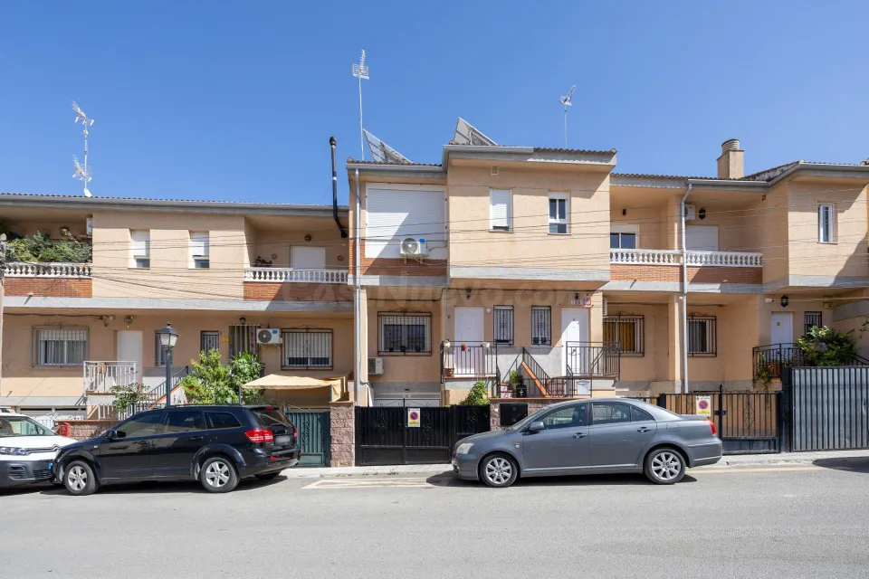 AMPLIA Y PRECIOSA CASA LISTA PARA ENTRAR A VIVIR!!