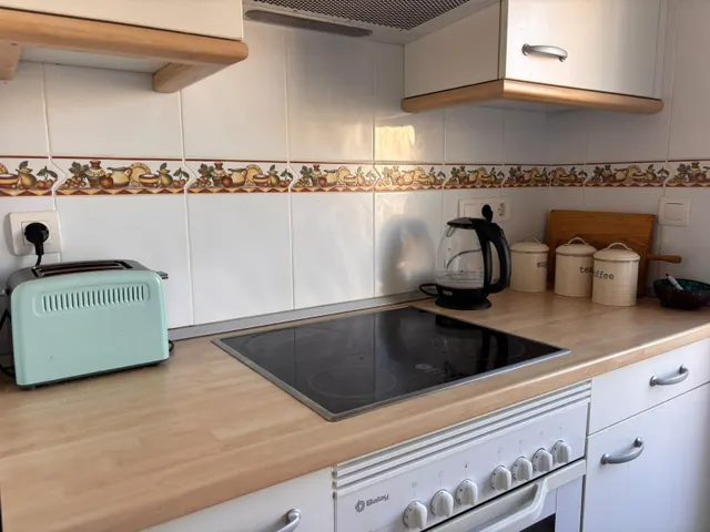 Apartamento con solárium, barbacoa, piscina comunitaria y vistas al mar en El Alamillo — 6