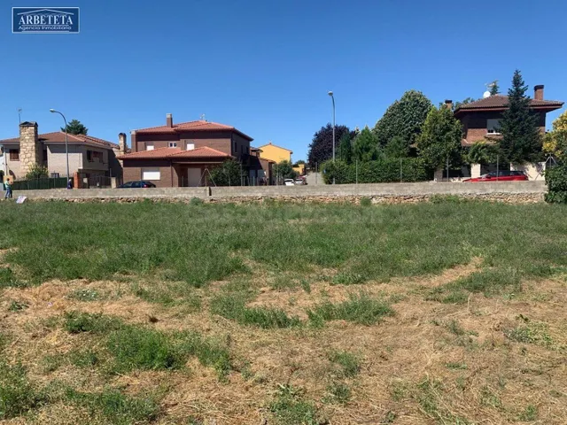 TERRENO URBANO EN CIFUENTES — 2