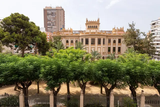 Estupenda vivienda con vistas a los jardines de la Diputación!! — 4