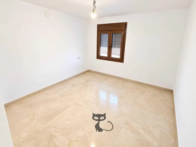 Oportunidad en Alfafar ¡Piso Reformado con Terraza! — 22