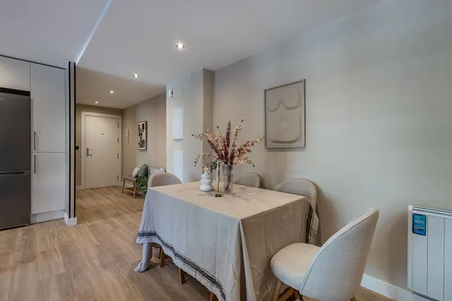 PISO REFORMADO JUNTO AVENIDA CADIZ — 11