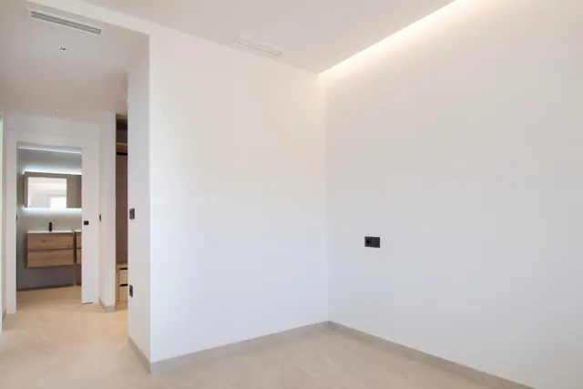 Apartamento totalmente reformado a estrenar frente a la Plaza del Teatro de Torrevieja — 21