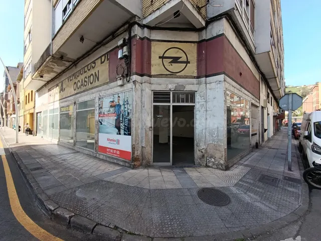 Local Comercial en el Centro de Sama – 305 m2 con Vado y Gra - foto 3