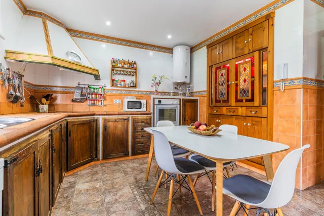 VENTA DE CHALET EN VENTA EN LAS DEHESILLAS — 35
