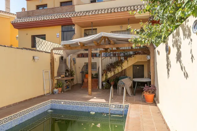 VIVIENDA UNIFAMILIAR ADOSADA EN OGIJARES — 33