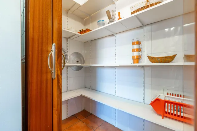 ¡¡ Impresionante chalet dividido en dos viviendas con piscina y zona ajardinadas !! — 47