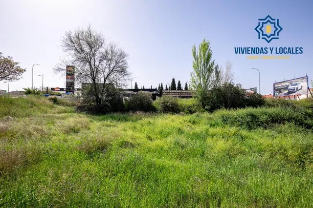 ¡Gran oportunidad en Maracena, Granada! Parcela con parte urbana y parte rústica. — 5