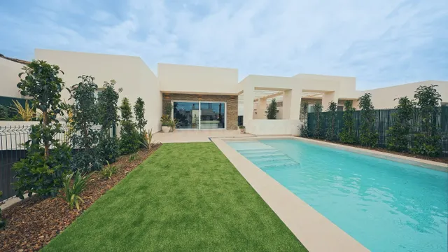 Diseñada para Disfrutar – Villa Moderna con Encanto en la Co - foto 2