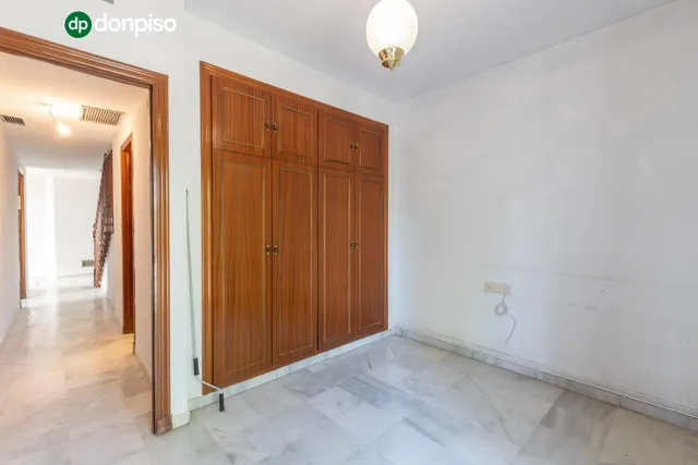 Exclusiva vivienda con piscina en la zona del Serrallo con piscina comunitaria — 23