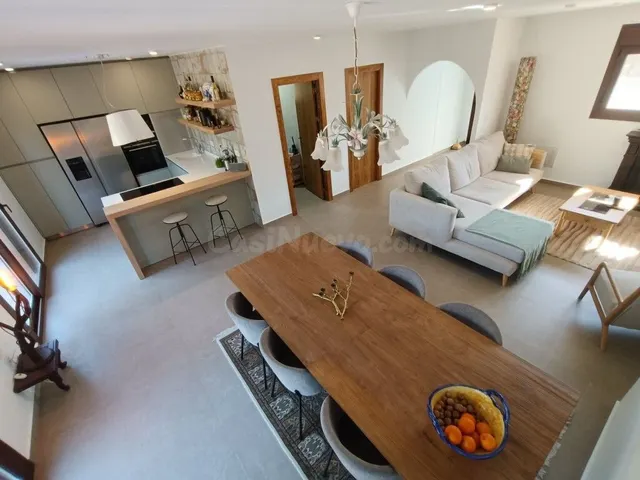Villa 5 habitaciones 256m² en venta - Zona Pueblo — 49
