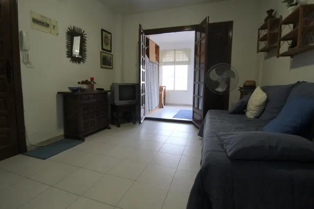 Estudio en residencial con piscina — 7