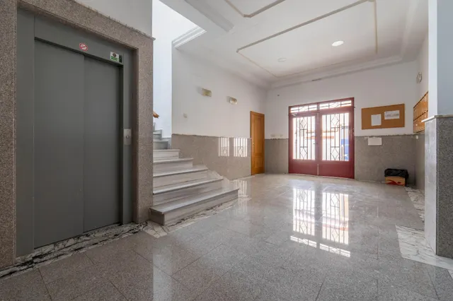 PISO EN LAS GABIAS JUNTO AL METRO — 36
