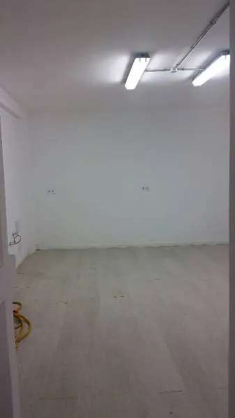 EN VENTA LOCAL COMERCIAL EN LOS CRISTIANOS — 15