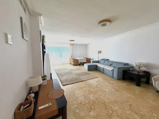 Apartamento moderno y espacioso en primera línea de mar junto a Playa del Cura. ¡3 dormitorios, 2 baños, balcón con vistas al mar (sureste) y piscina comunitaria! — 13