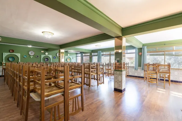 RESTAURANTE / CASA A LA VENTA-- GOJAR - foto 4