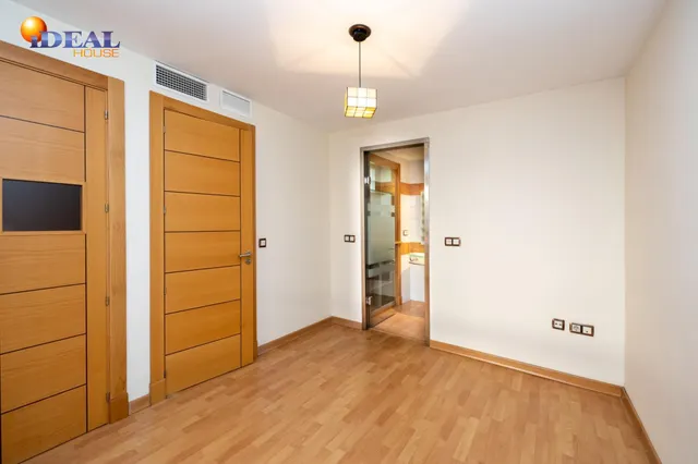 Casa exclusiva junto a Acera del Darro. Pleno centro de Granada. Seminueva y con ascensor propio — 17