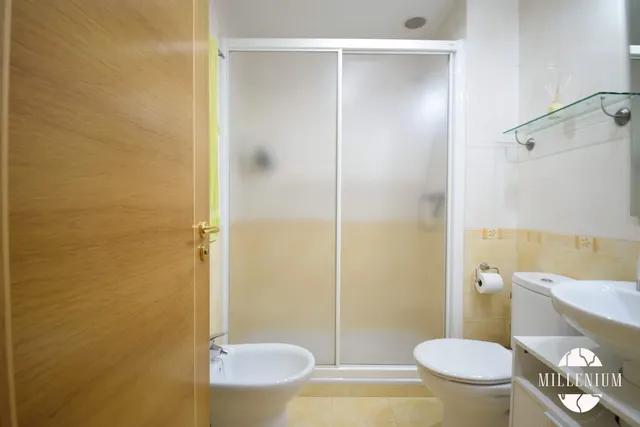 Piso en alquiler en El Puerto (Coslada) · 3 hab. · Urbanización con piscina, garaje y trastero — 19