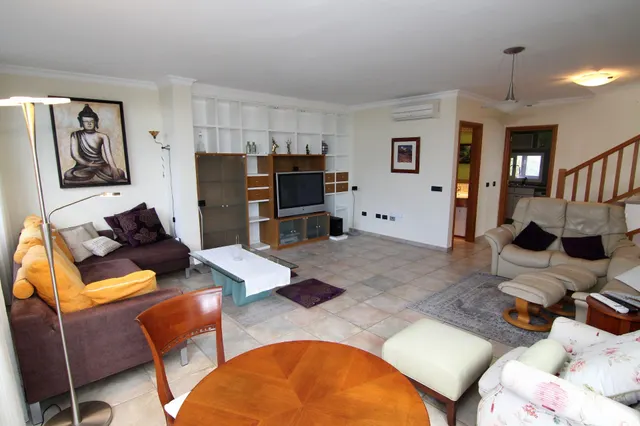 MONTAÑA LA DATA - casa con jardin y espectaculares vistas — 11