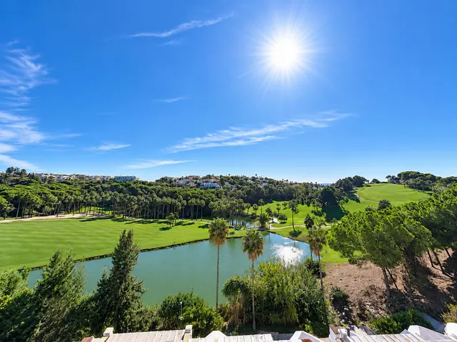 Adosado reformado  en venta con vistas panorámicas al golf en Torrequebrada, Benalmádena — 2