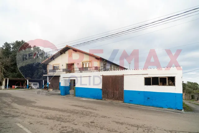 CASA CON NAVE INDUSTRIAL Y TERRENOS EN AJO - foto 3