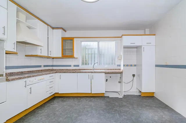 Chalet independiente en esquina en una zona muy buena de Huétor Vega — 17