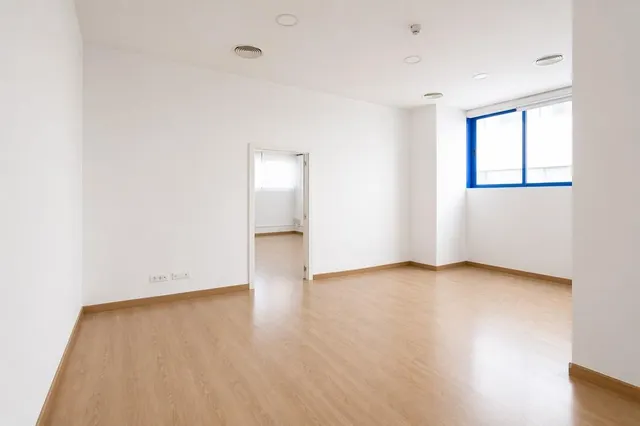 Oficina en venta en Avenida de la Albufera 323, Madrid — 10