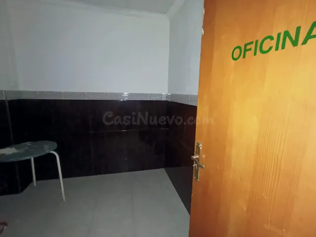 SE VENDE LOCAL COMERCIAL PLAZA APARADORAS - foto 5