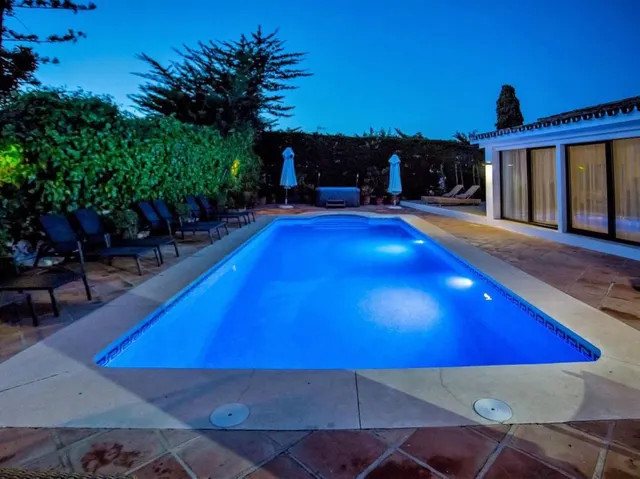 Chalet 7 habitaciones 550m² en venta - Marbella — 32