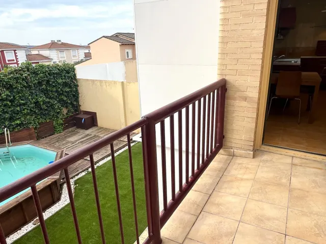 EXCLUSIVA CASA ADOSADA CON ASCENSOR Y PISCINA EN CIUDAD JARDIN — 40