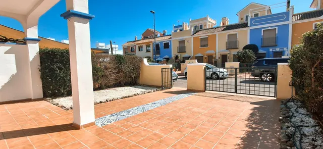 PRECIOSO DÚPLEX ADOSADO ESTILO MEDITERRÁNEO — 8