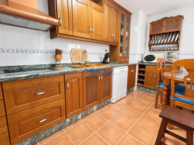 Piso de 3 dormitorios con terraza, garaje y trastero — 8