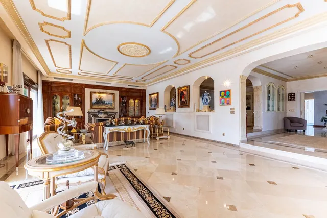 Chalet 7 habitaciones 852m² en venta - Marbella — 3