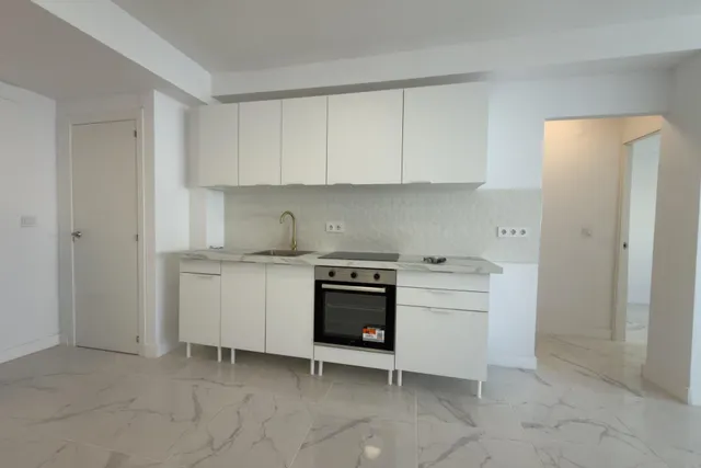 Piso completamente reformado – 3 habitaciones, y vistas parciales al mar — 8