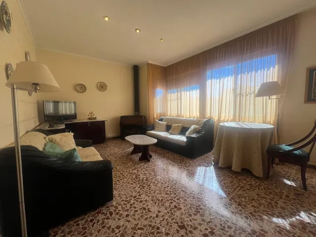 CASA EN EL CENTRO DE CAMARLES — 7