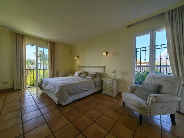 Chalet 3 habitaciones 289m² en venta - Costa Del Sol — 50