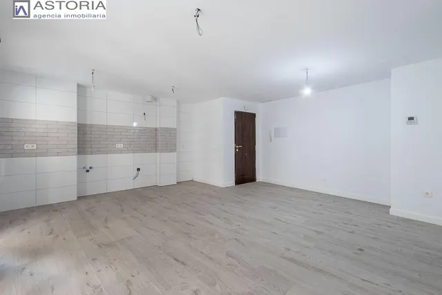 Piso reformado en Avenida Barcelona — 7