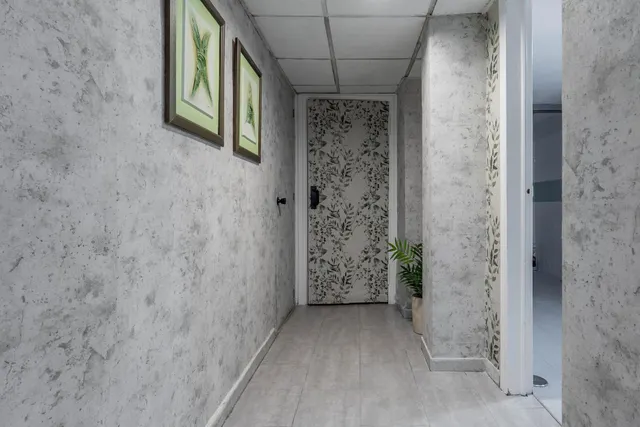 Venta de amplio y funcional local en zona inmejorable (avda. madrid) - Granada — 45