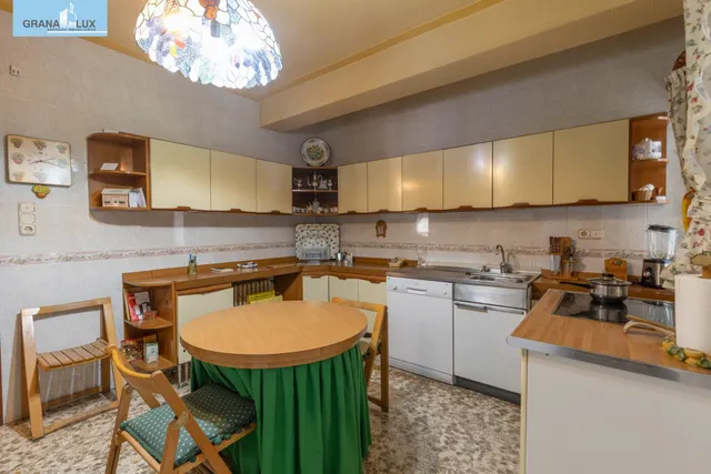 Amplia vivienda en pleno centro de Granada — 36