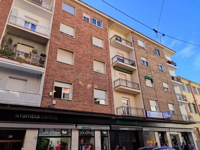VIVIENDA COMPLETAMENTE REFORMADA. PRIMERAS CALIDADES Y TOTAL