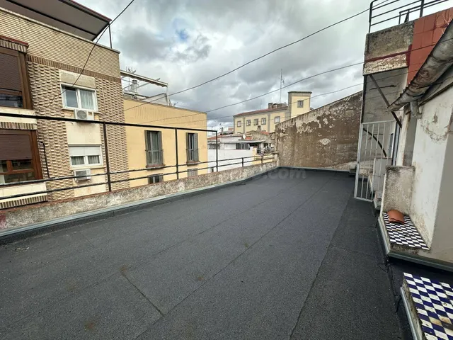 EDIFICIO EN VENTA EN LA CALLE MENACHO BADAJOZ. Rebajado en 1 - foto 5