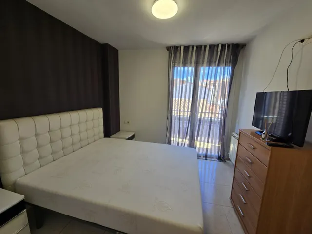 Piso impecable amueblado 4 hab — 23