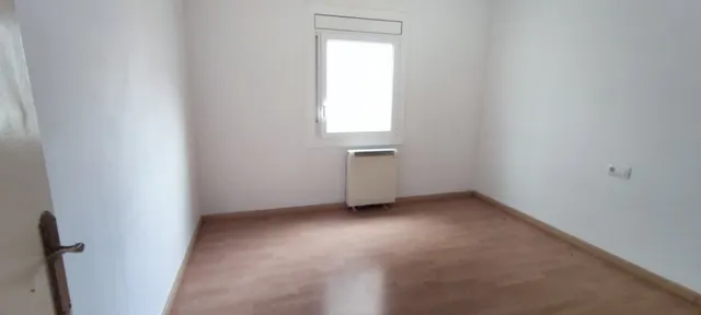 PISO DE ALQUILER EN EL CENTRO DE SÚRIA – 3 habitaciones Y BA - foto 3